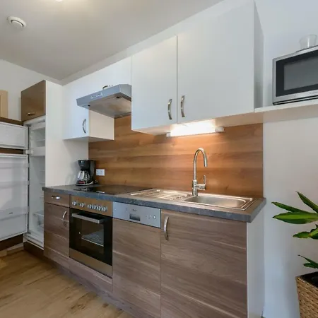 アパート Ambiente